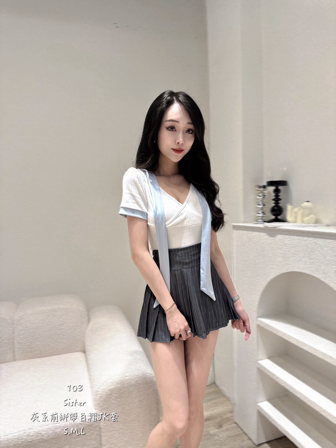 103灰系前綁帶百褶JK套