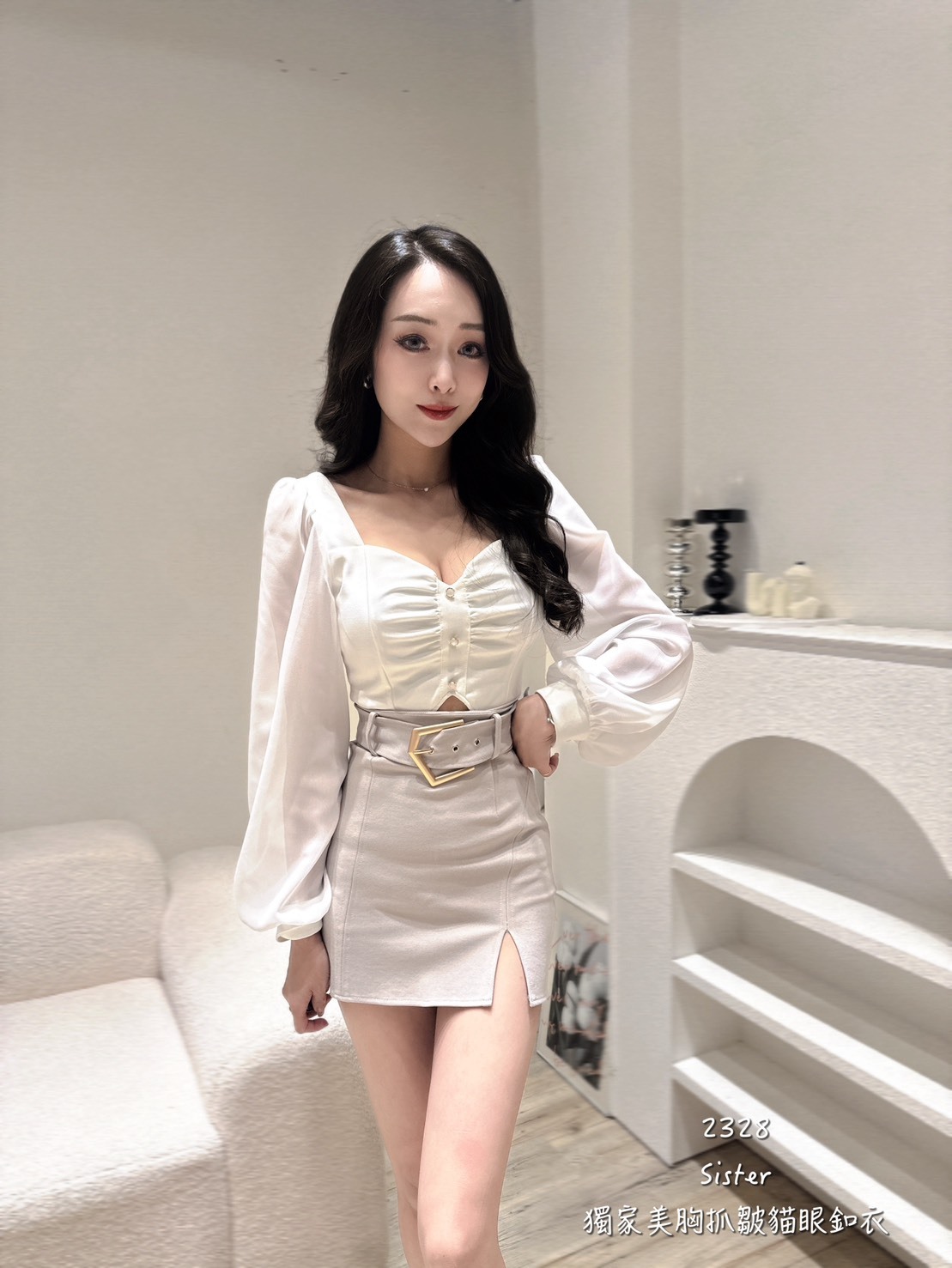 2328𝑺𝑰𝑺𝑻𝑬𝑹獨家美胸抓皺貓眼釦衣