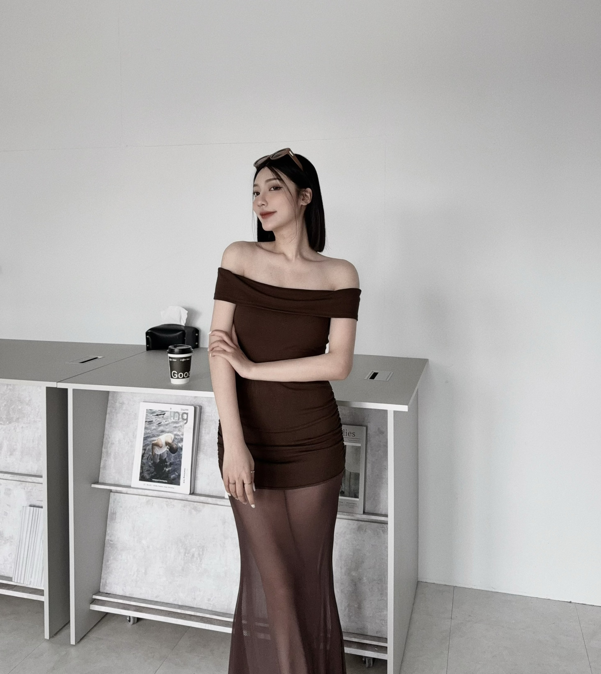 2098『選品』性感一字肩上衣+抓皺拼接網紗長裙 (4)