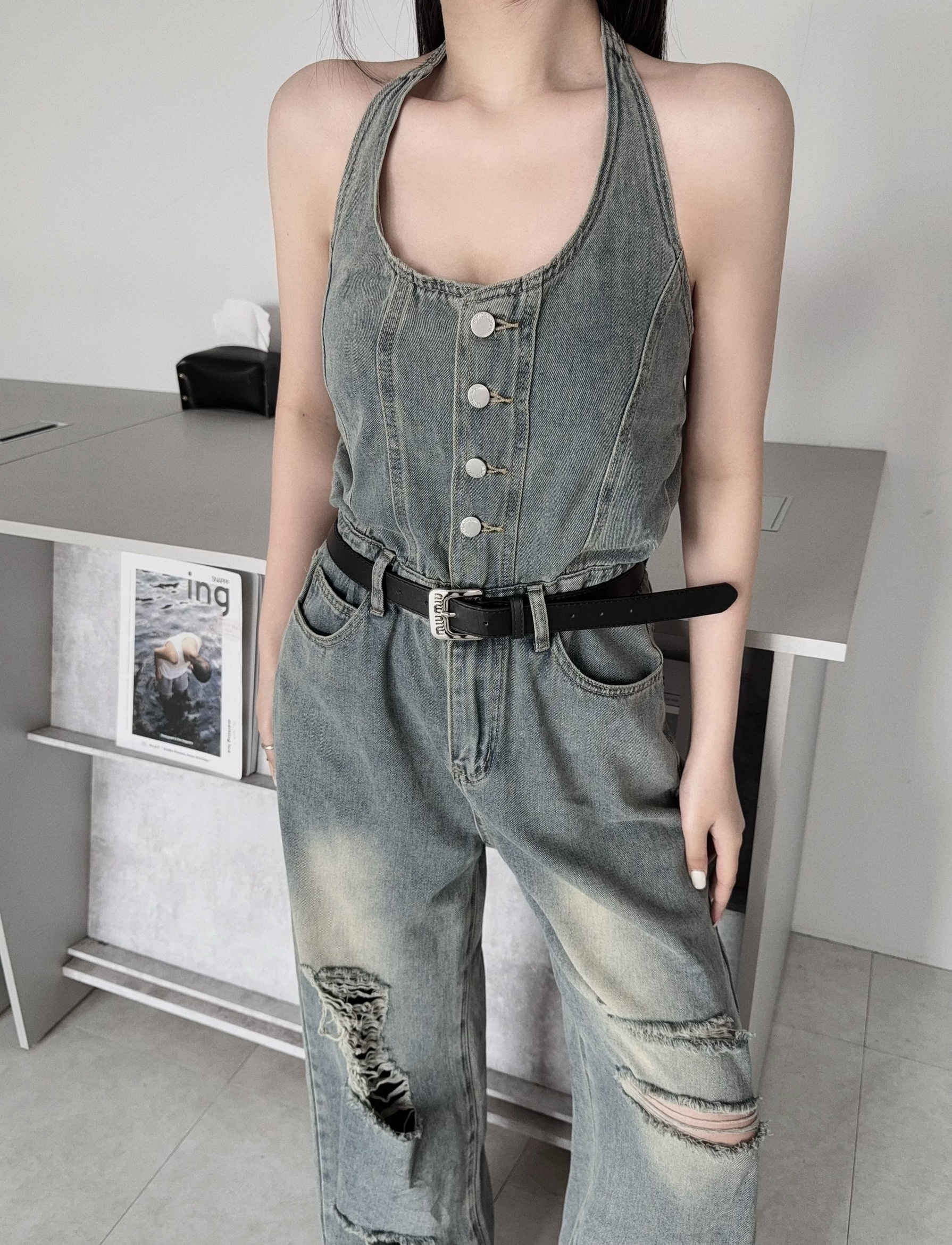 8102『選品』美式復古掛脖排釦牛仔連身長褲 (3)