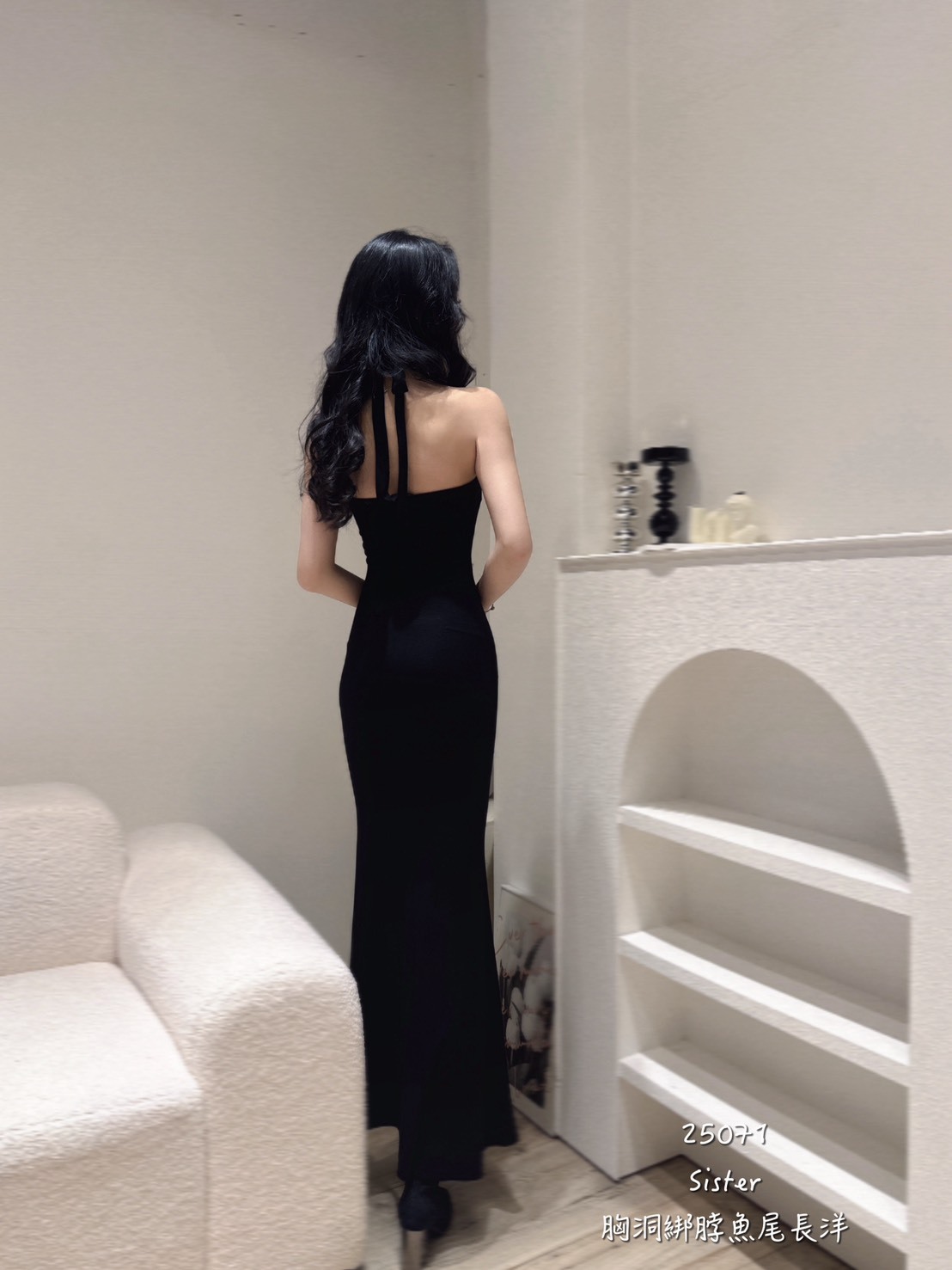 25071胸洞綁脖魚尾長洋 (2)