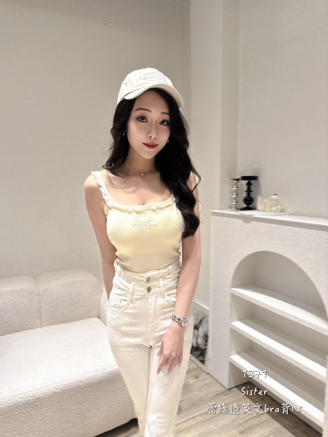1371蕾絲邊英字bra背心 (4)