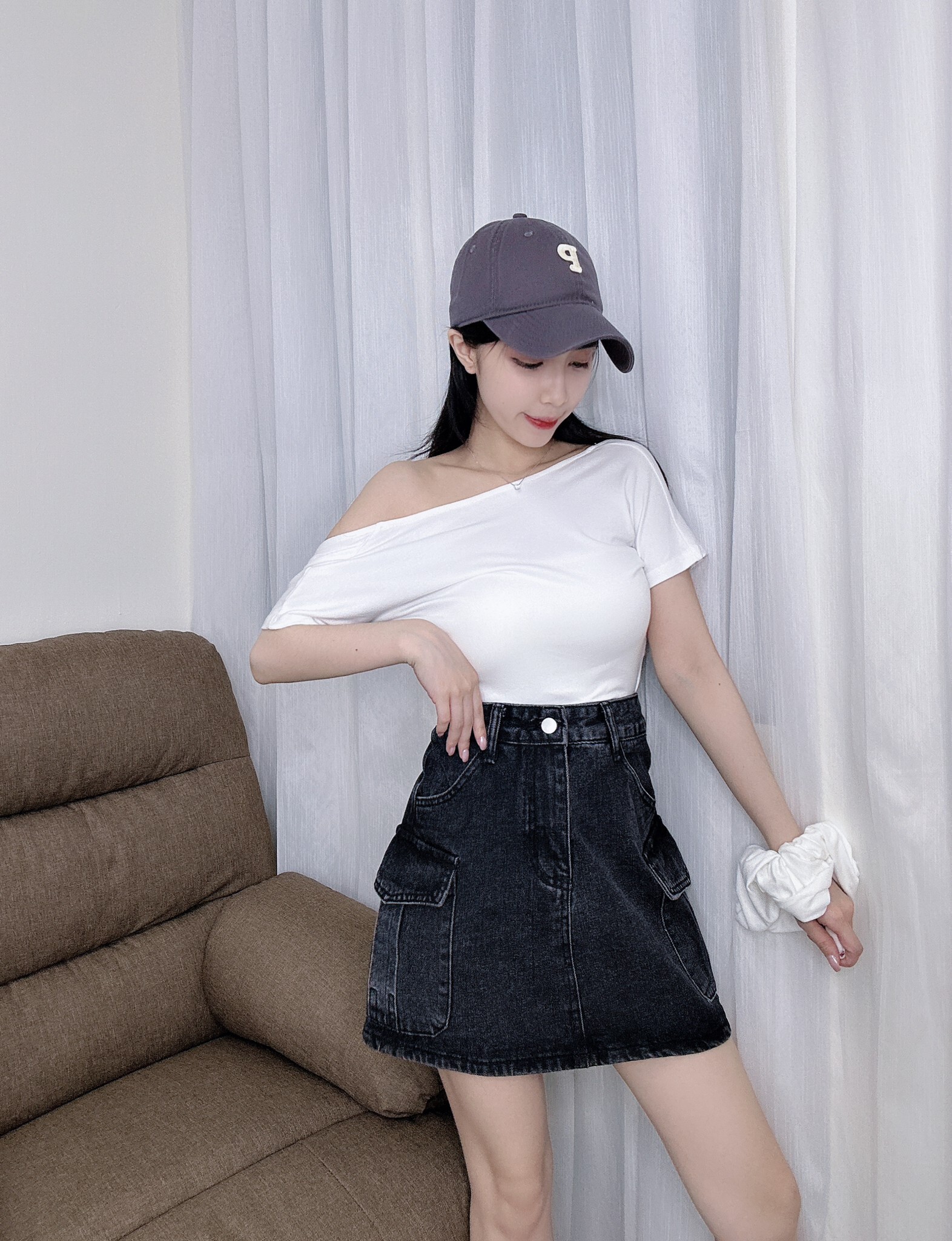 9601 大露背短版上衣