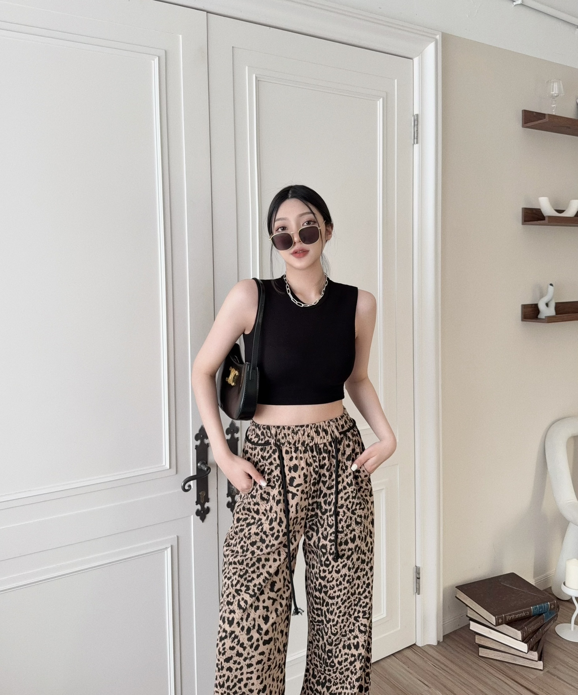 2073『選品』簡約圓領無袖背心