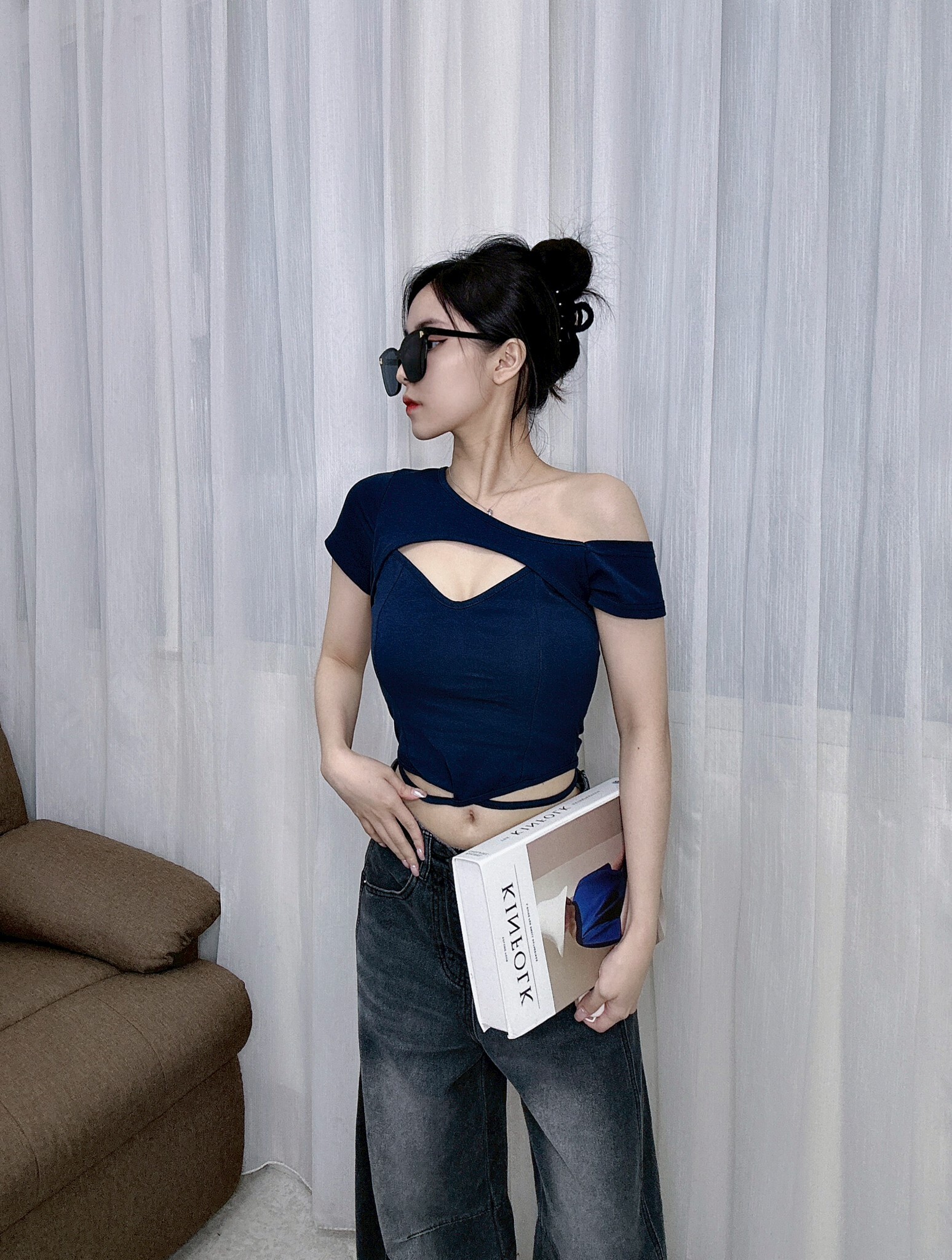 289胸墊簍空露背衣 (3)