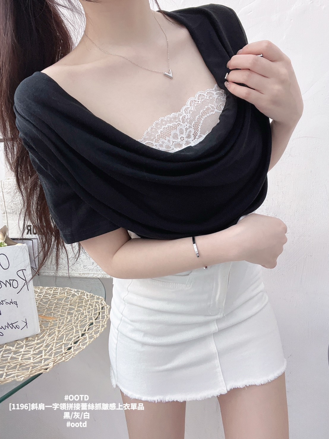 [1196]斜肩一字領拼接蕾絲抓皺感上衣單品 (3)