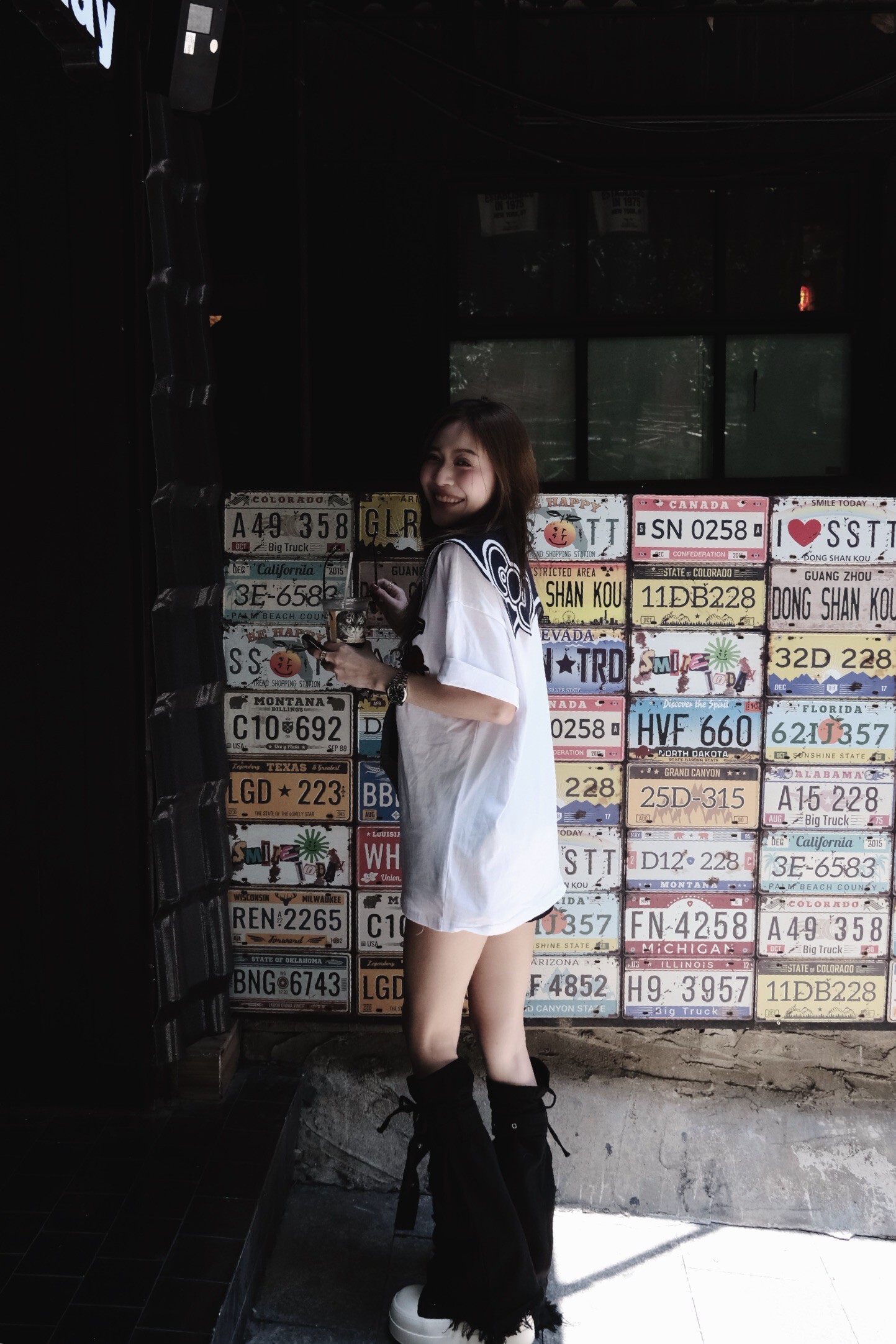 628 ｜20250515｜🔍上衣系列KT徽章大白T（附披肩） (2)