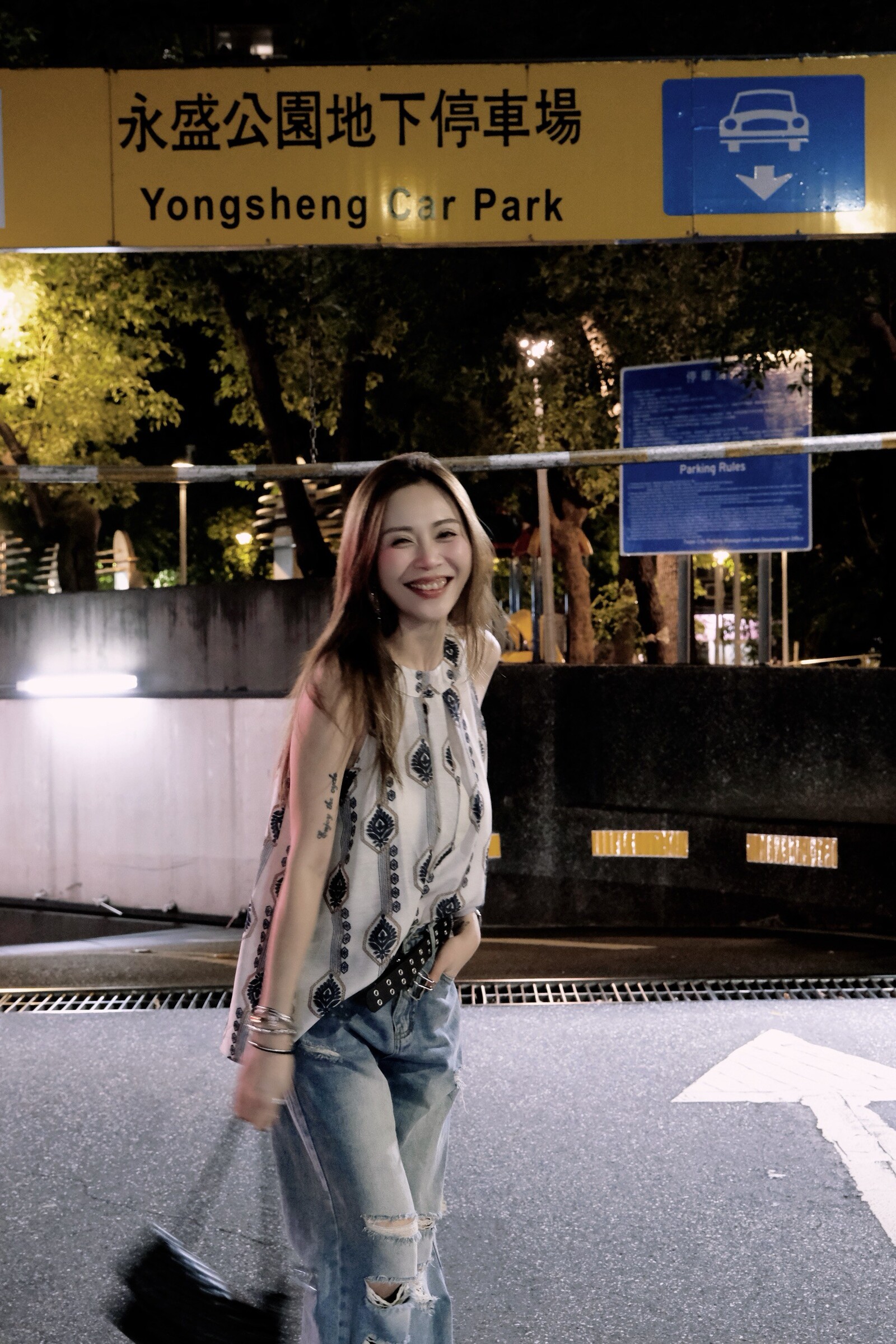 6028 ｜20250521｜🔍上衣系列圖騰削肩上衣 (2)