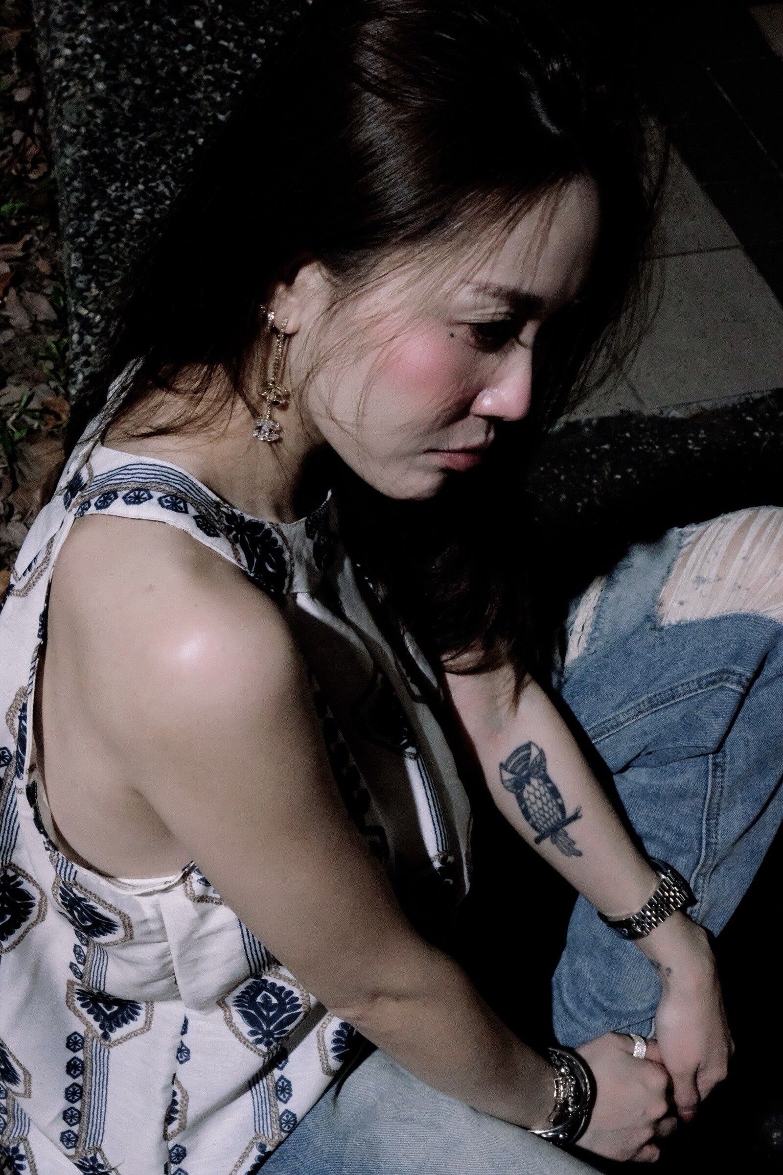 6028 ｜20250521｜🔍上衣系列圖騰削肩上衣 (5)