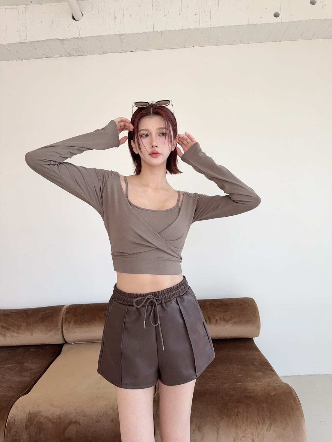 6532-1 訂製款-巨實穿爆款皮革車線抽繩短褲 (3)