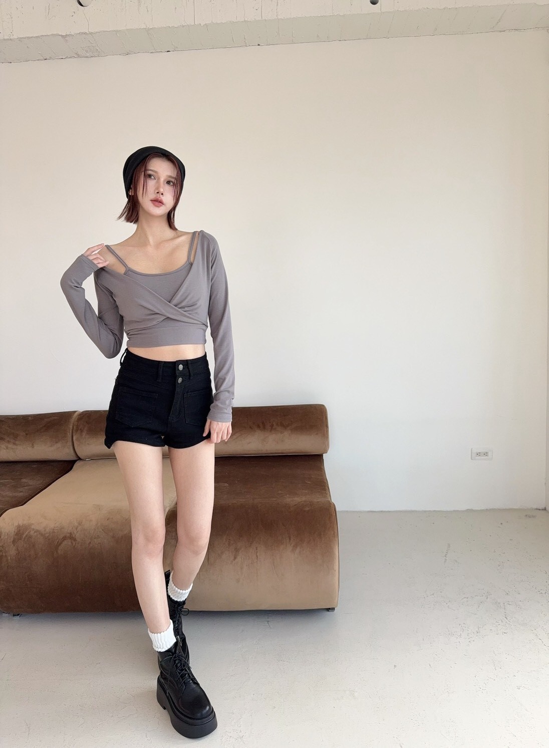 9683 訂製款-細肩紐結假兩件胸墊上衣 (2)