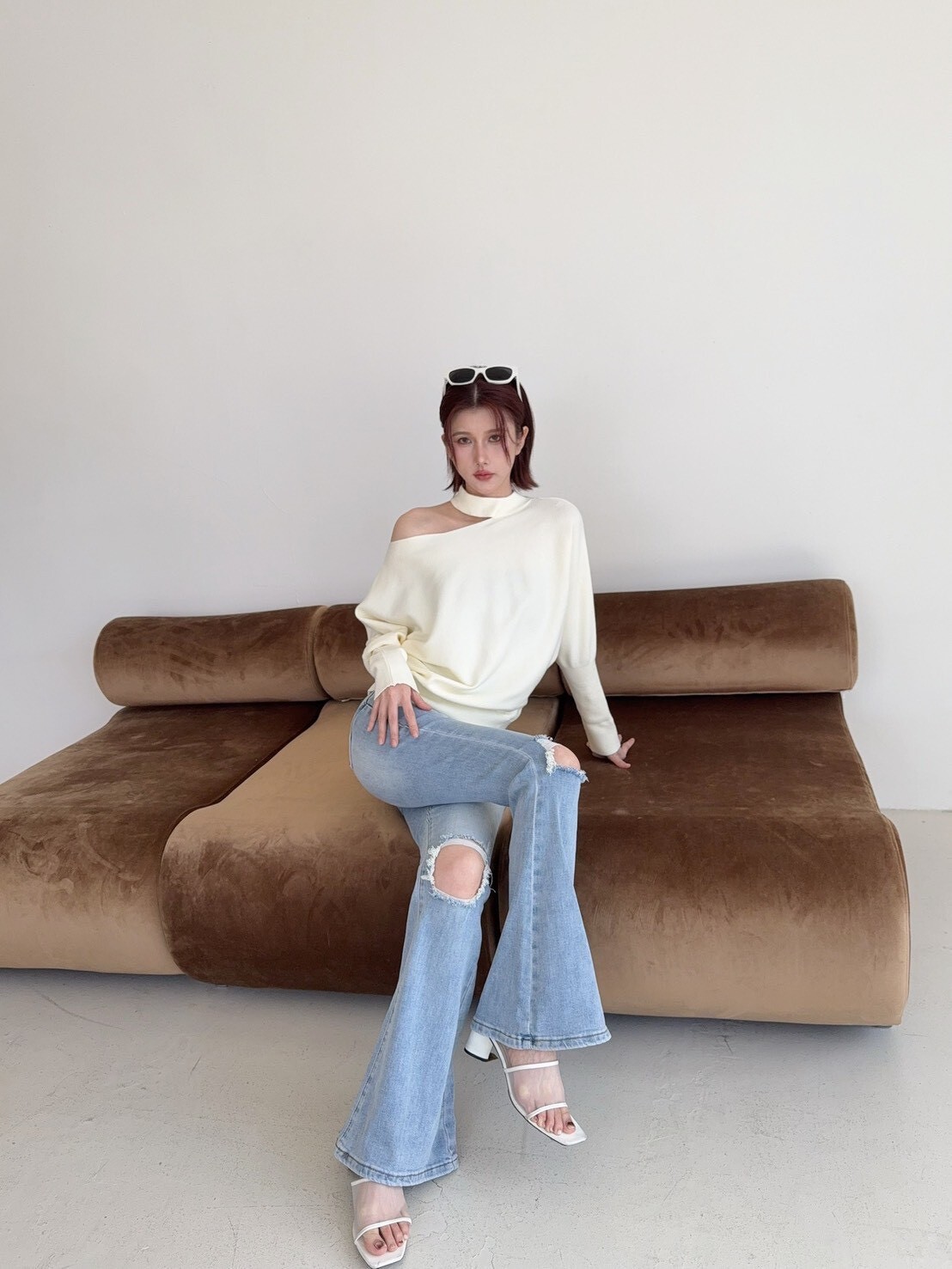 2170 氣質繞頸肩鏤空針織上衣