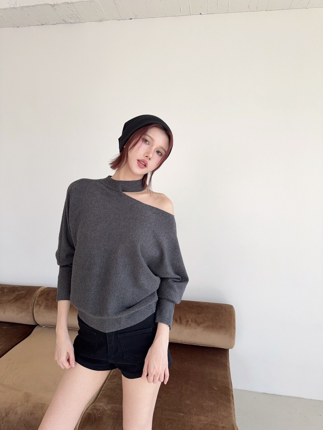 2170 氣質繞頸肩鏤空針織上衣 (3)