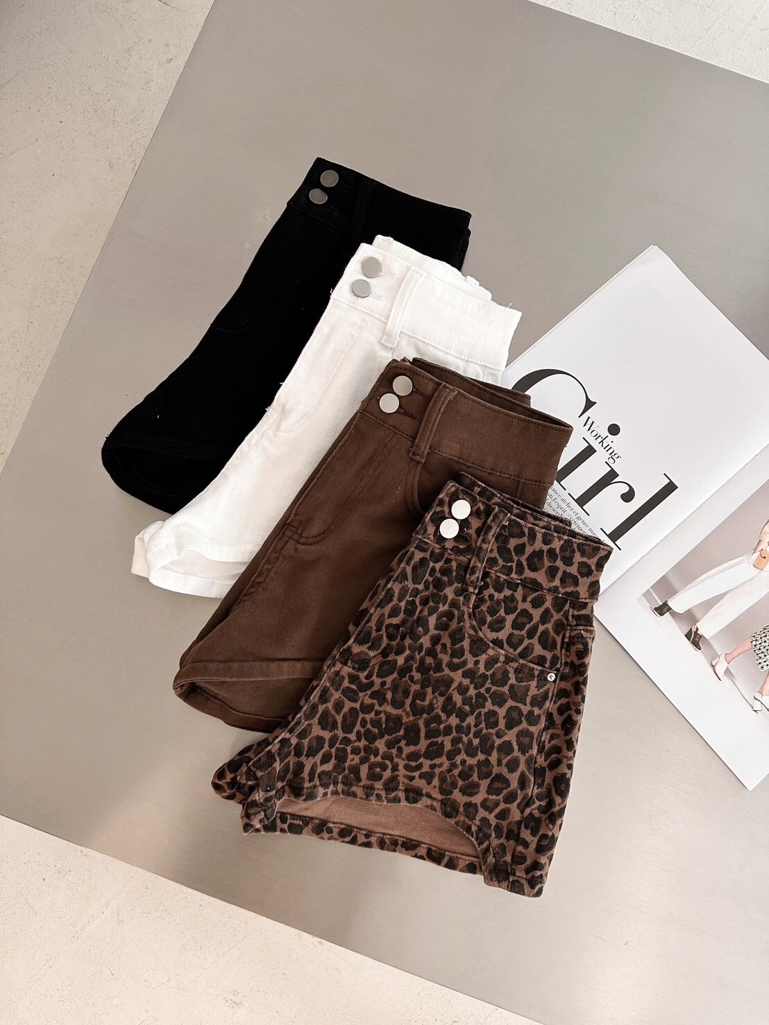 3819 極顯瘦剪裁 百搭牛仔短褲