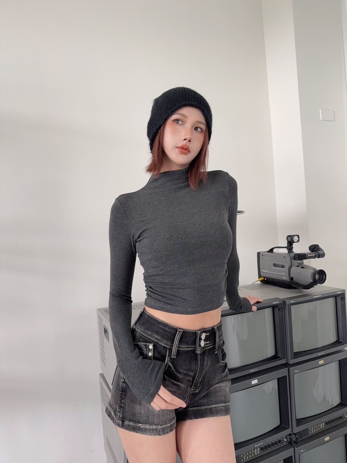 2447內磨毛微高領側抓皺上衣 (3)