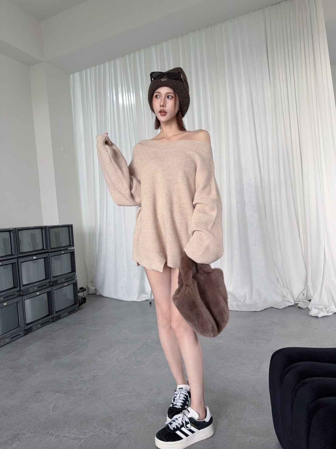 722鬆弛感一字長版針織上衣