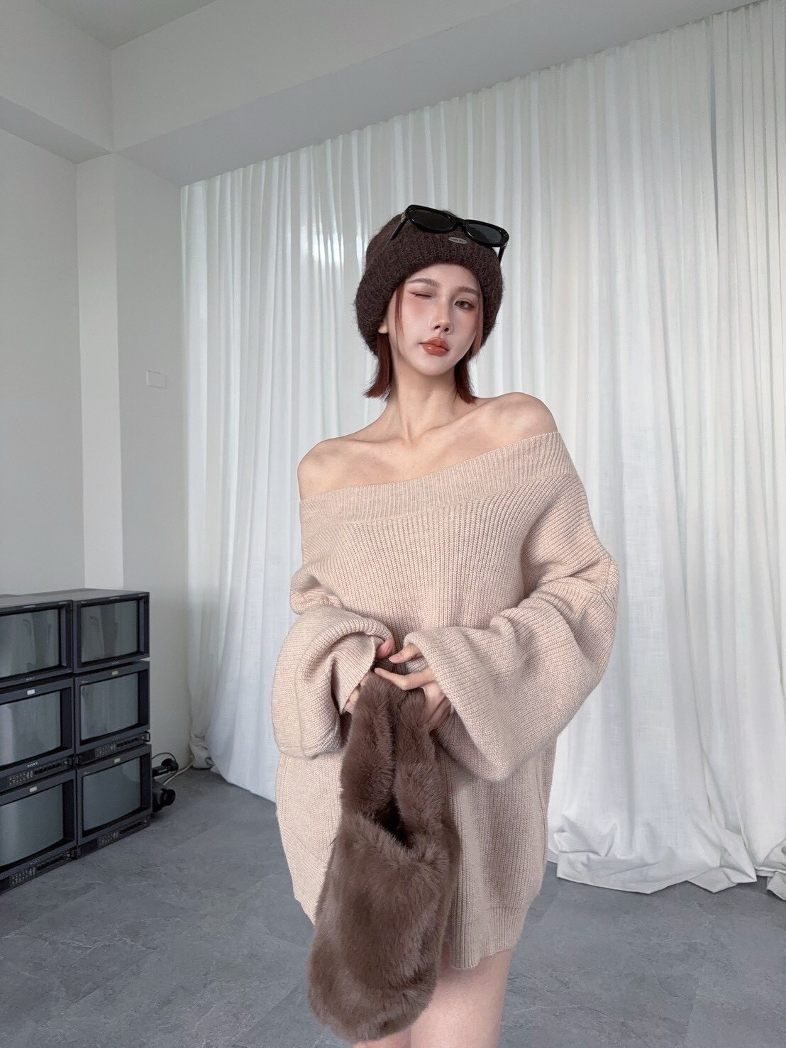 722鬆弛感一字長版針織上衣 (7)