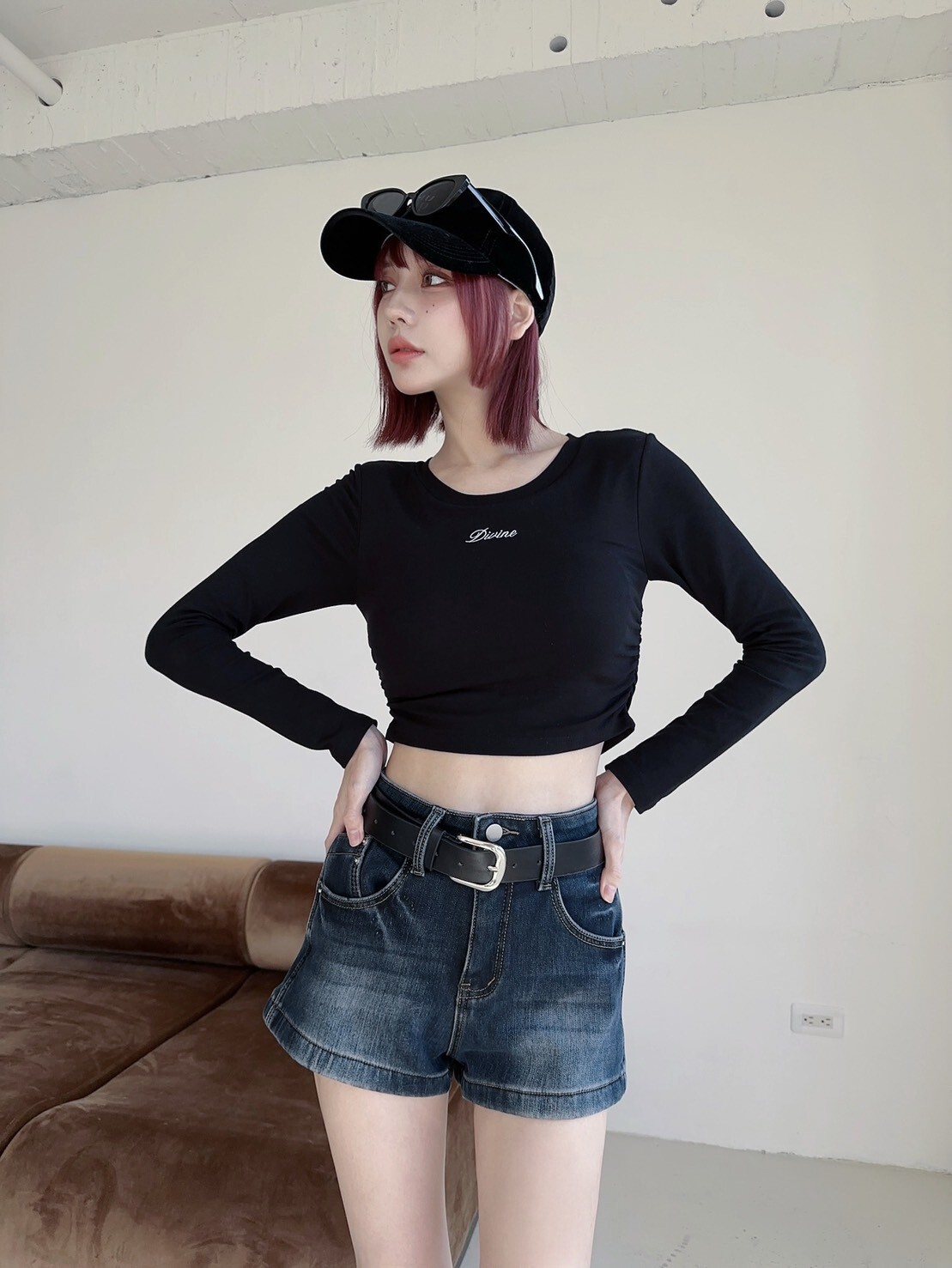 702𝓛𝓪𝓭𝔂𝓰𝓸訂製款-字母刺繡側抓皺胸墊上衣 (3)