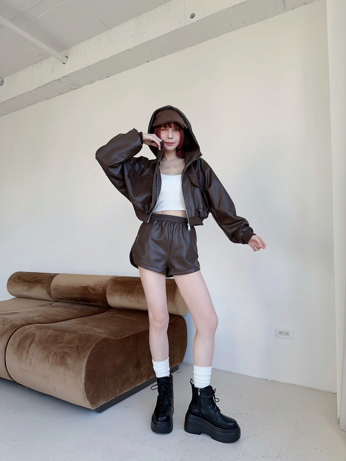 7570 𝓛𝓪𝓭𝔂𝓰𝓸訂製款-高質感連帽口袋皮革外套SET (6)