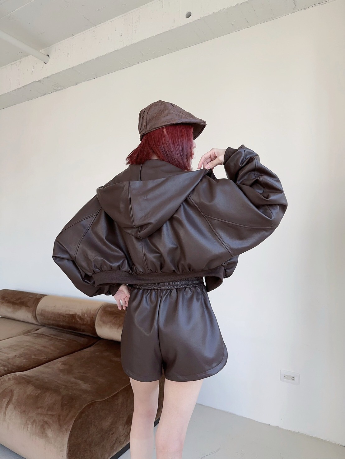 7570 𝓛𝓪𝓭𝔂𝓰𝓸訂製款-高質感連帽口袋皮革外套SET (2)