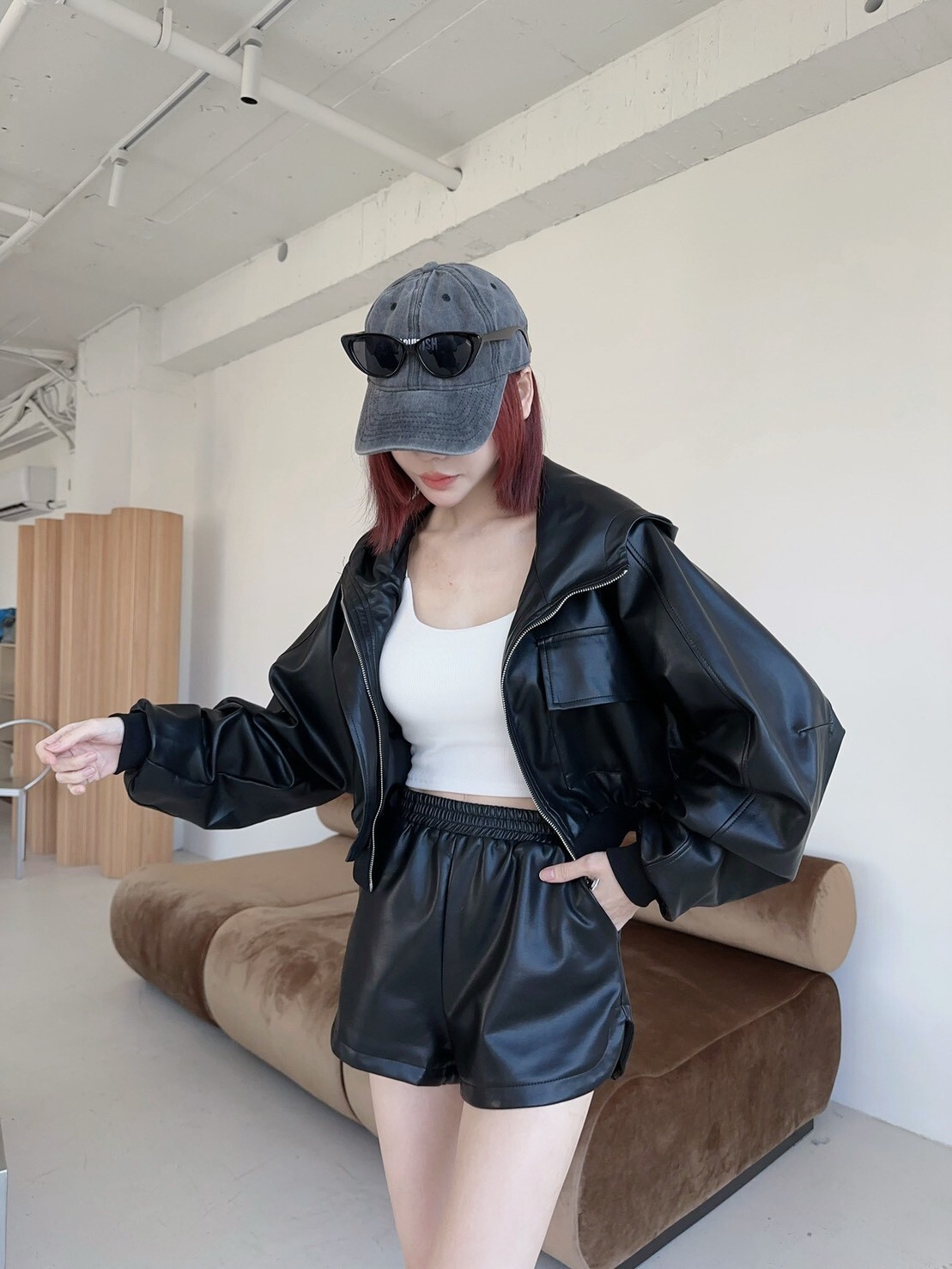 7570 𝓛𝓪𝓭𝔂𝓰𝓸訂製款-高質感連帽口袋皮革外套SET (3)