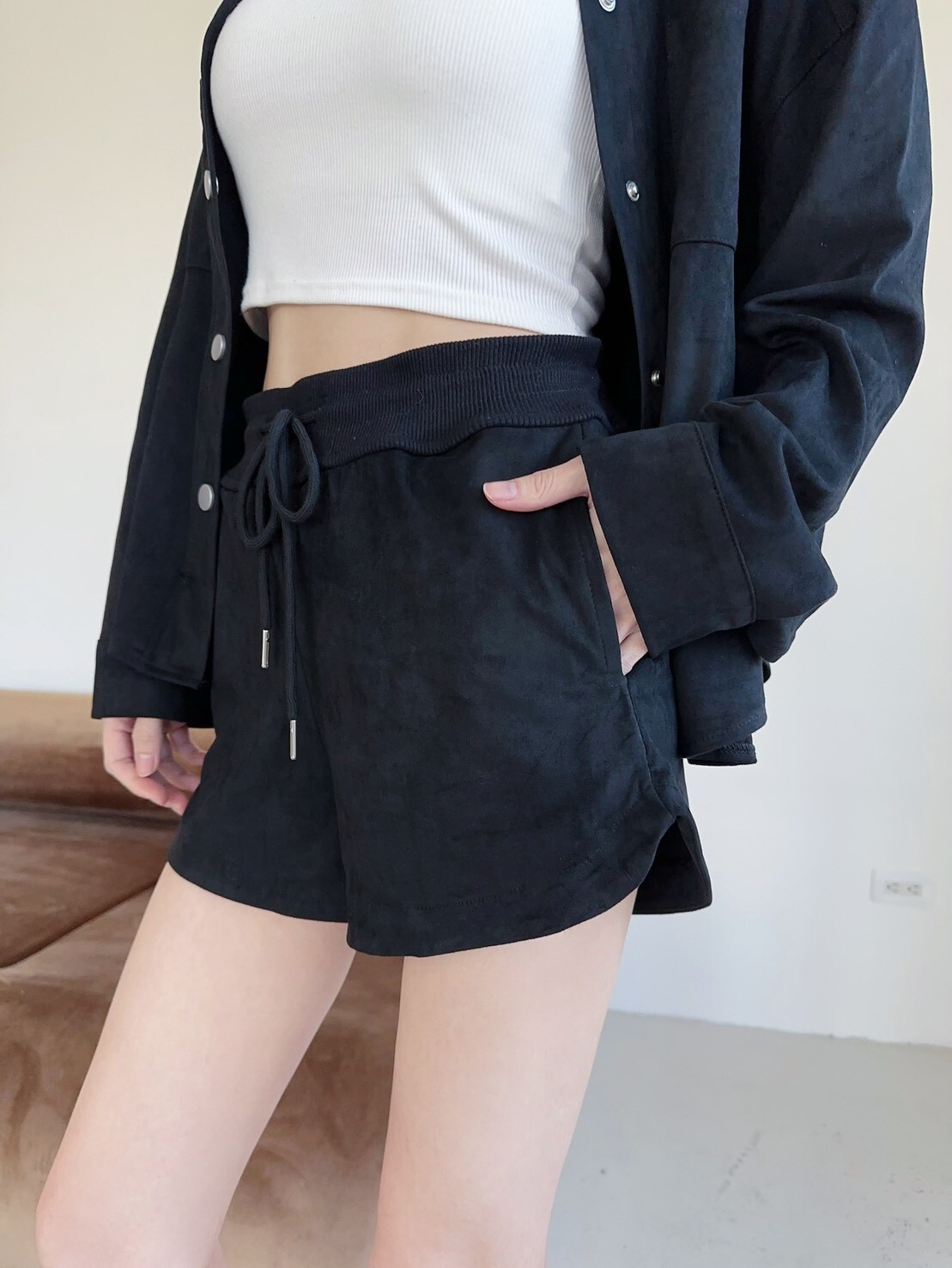 7565𝓛𝓪𝓭𝔂𝓰𝓸訂製款-高質感麂皮長版外+抽繩短褲Set (6)