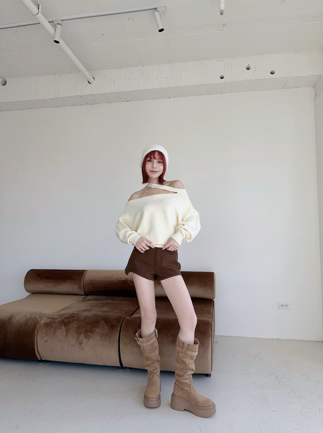 2206 𝓛𝓪𝓭𝔂𝓰𝓸純慾斜肩造型綁帶一字領針織上衣 (3)