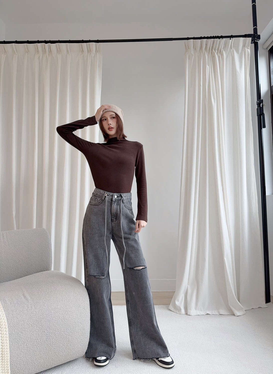 8121韓版酷辣割破牛仔落地寬褲 (6)