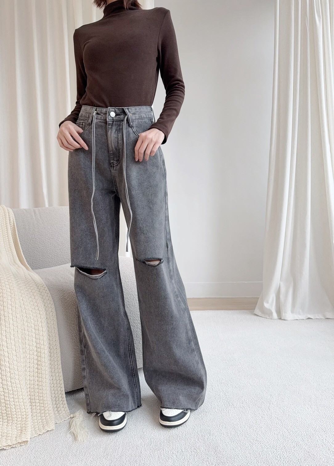 8121韓版酷辣割破牛仔落地寬褲 (4)