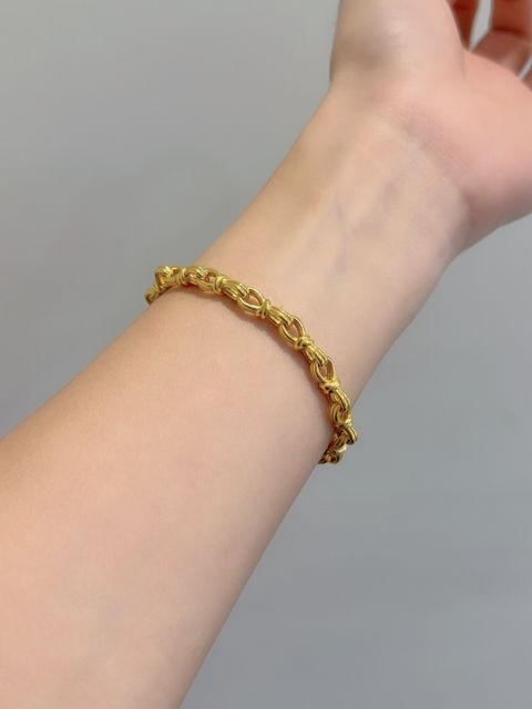 DC8A7B5C-A256-4BD9-9FE8-7C3D1A1081E2