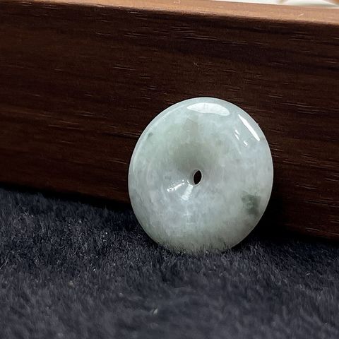 tw-11134207-820li-mlzwhkrap5vm1f