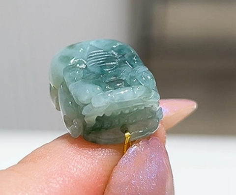 貔2