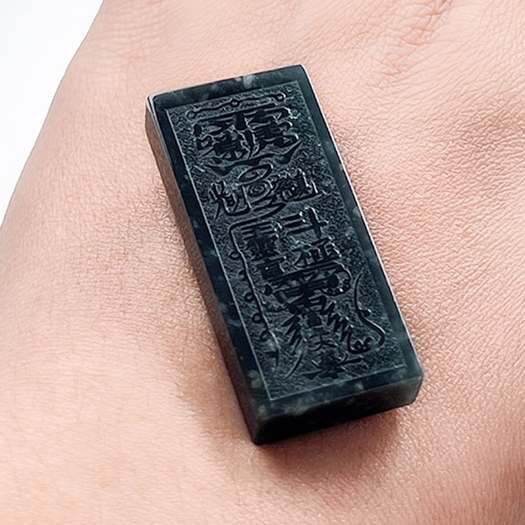 tw-11134207-81zth-mil9yx52uww1f5