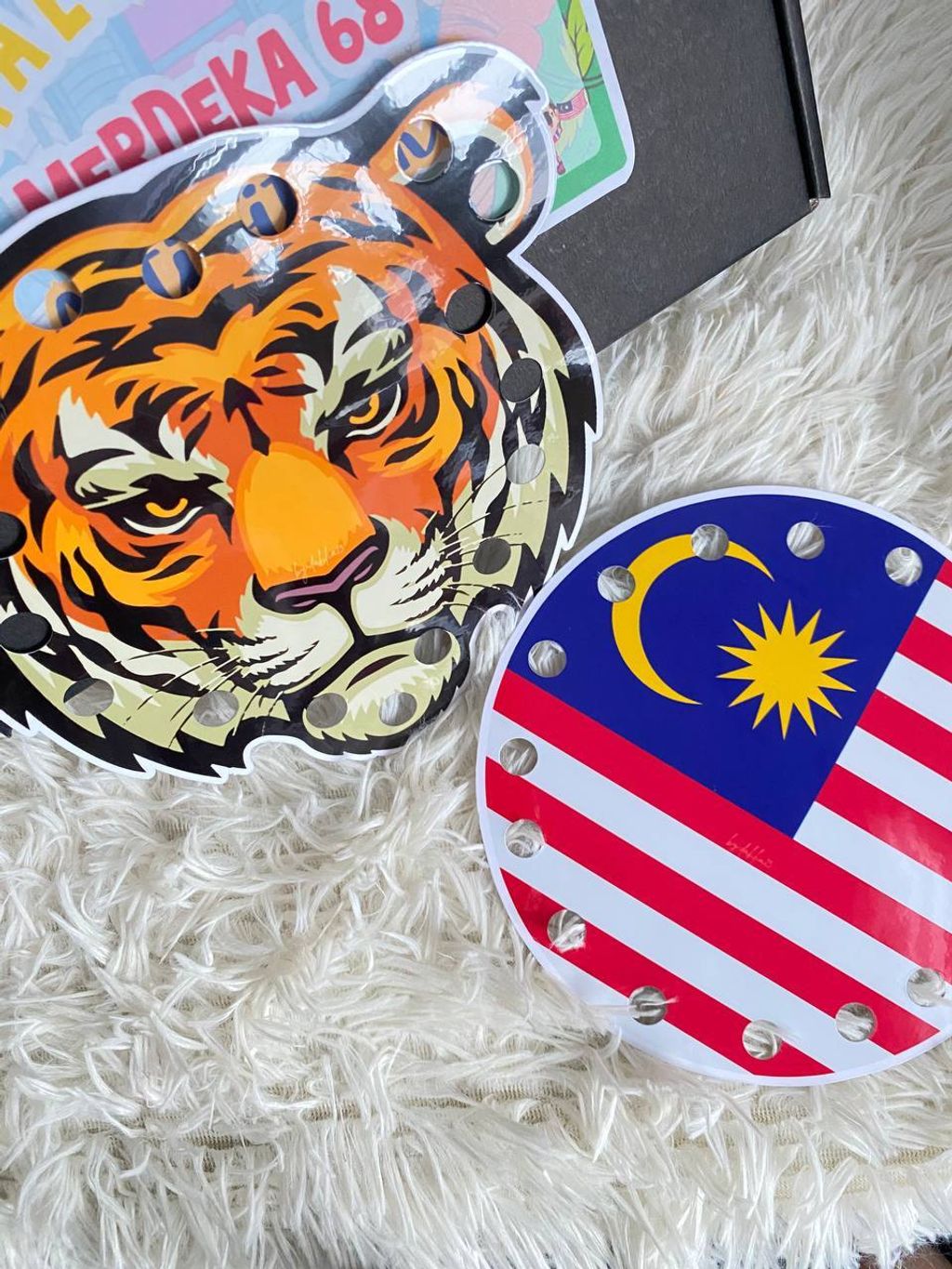 photo_6073442721776912618_y