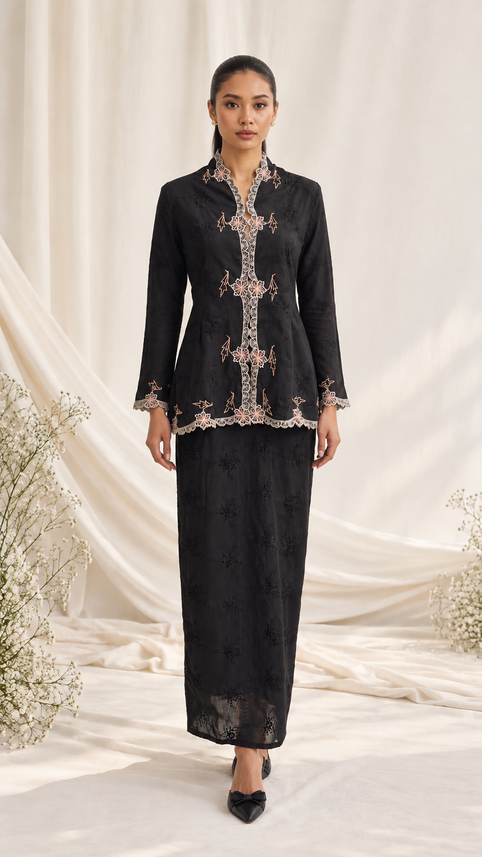 Elegant Black Kebaya Portrait (1)