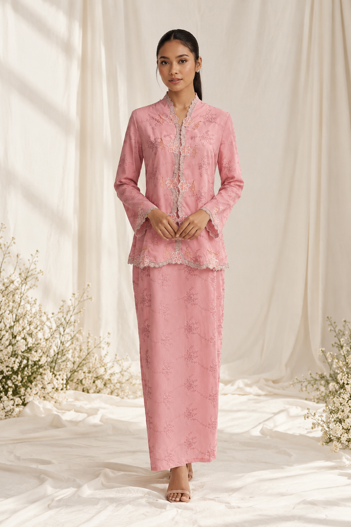 Elegant Dusty Pink Kebaya Portrait