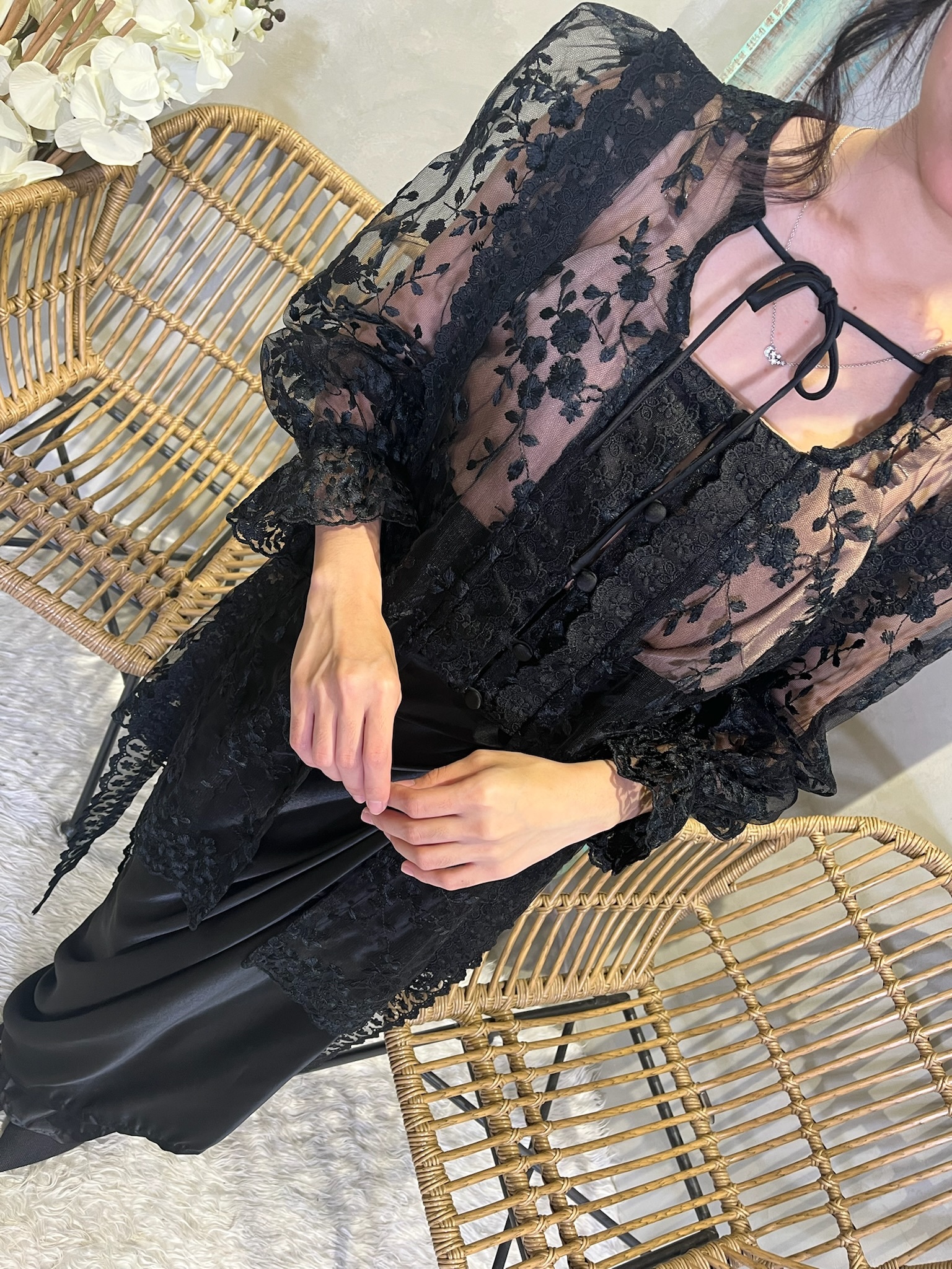 9B6A572E-F093-43F5-88FA-85E8F861A3E2