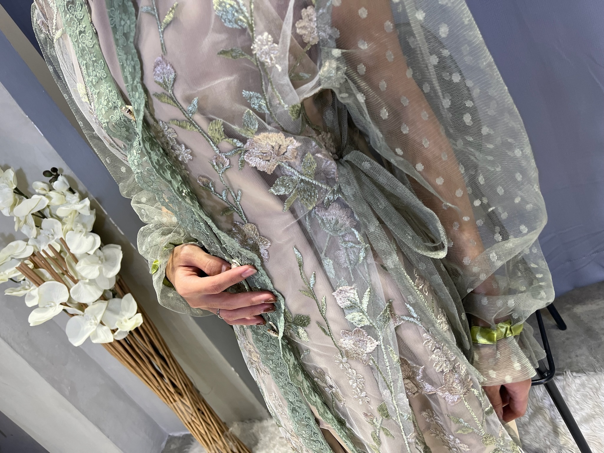 ECC7E814-5B22-4B15-BFE7-3503A91A0749