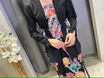 AE4B30B8-BA48-4972-AE48-AB39B93EC8A4_4_5005_c