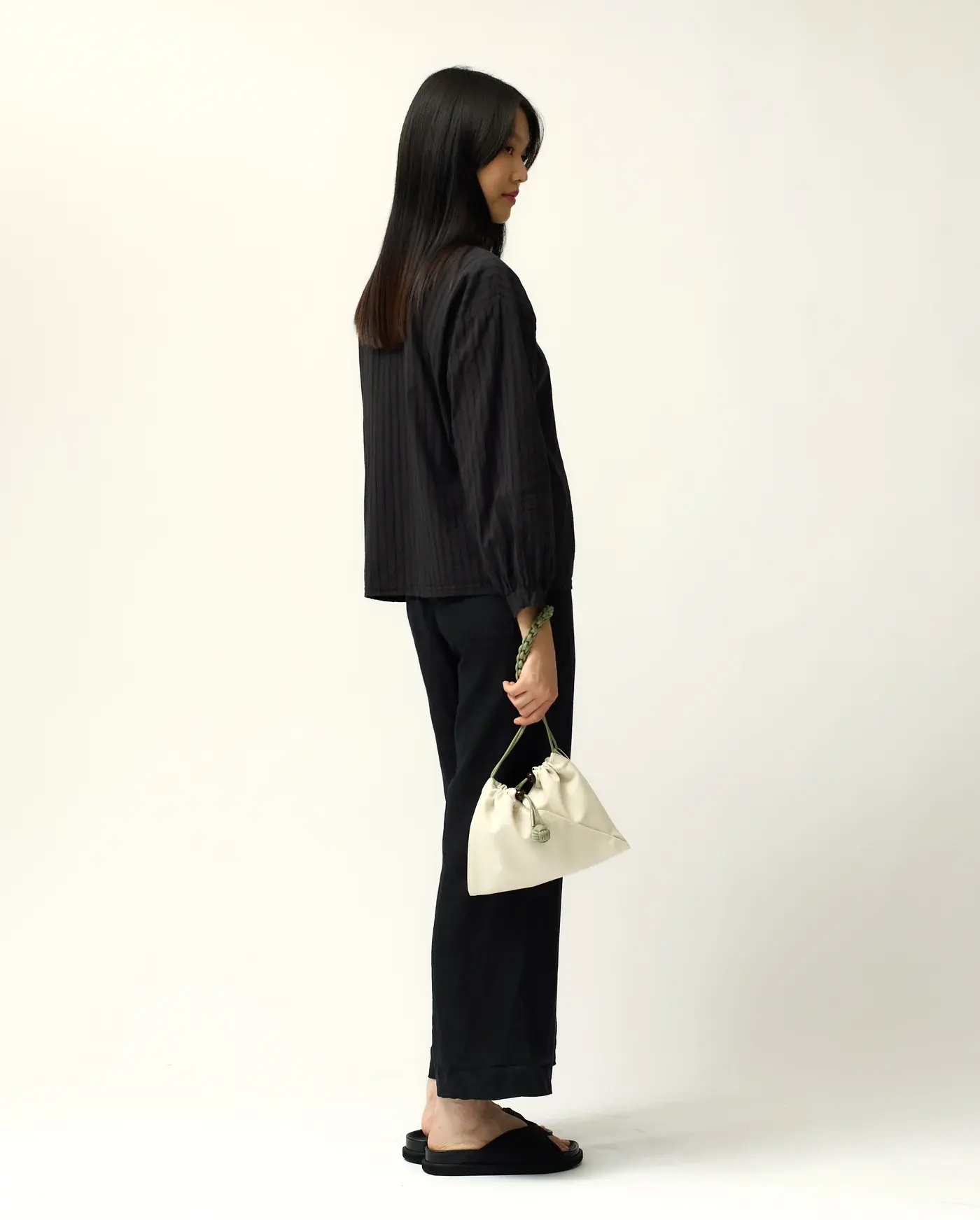 muunsan-seasonal25-twintote-visual-milk-01_33c91cbf-83d8-4301-8587-aa66f66f43fa_1400x