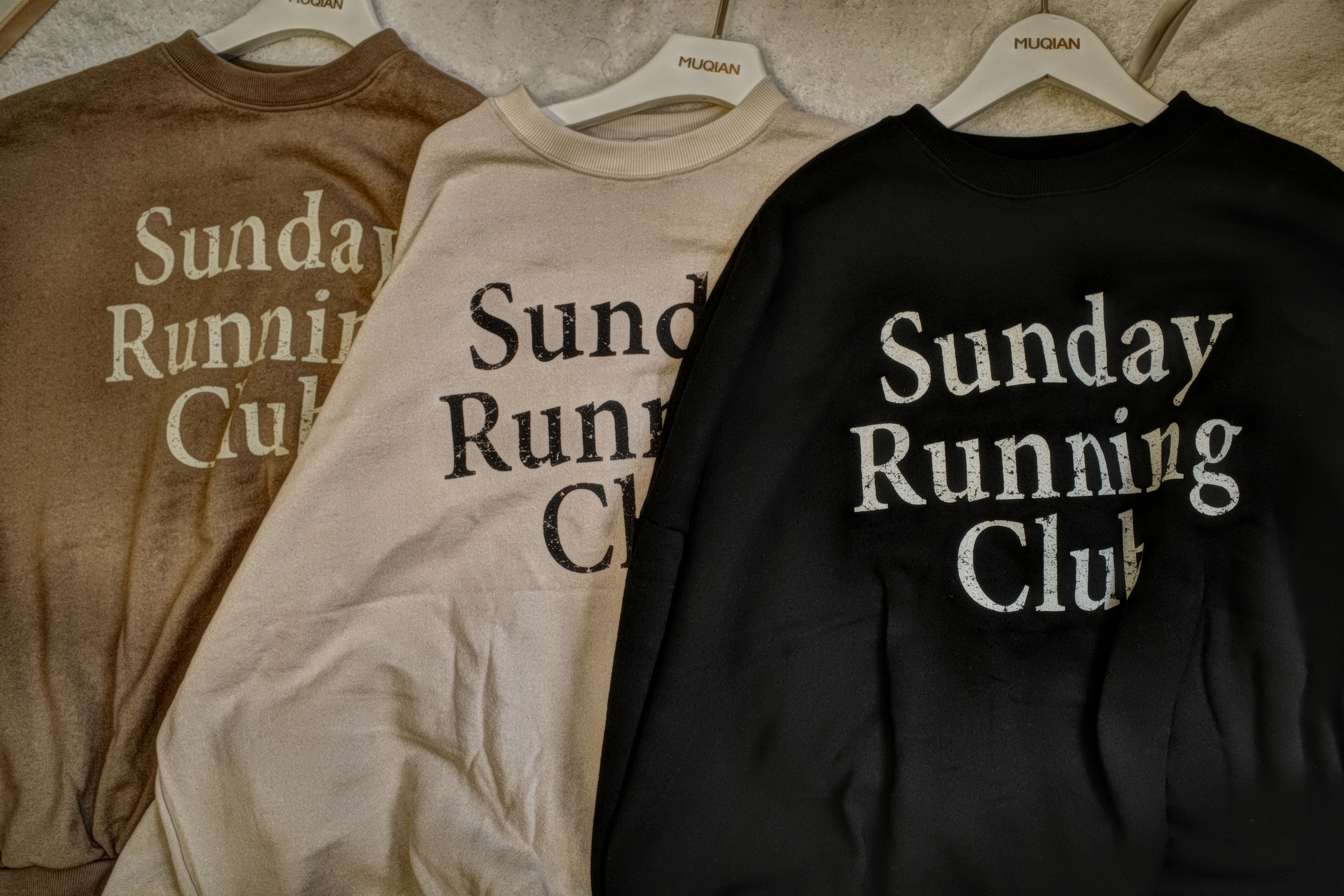 SUNDAY大學T
