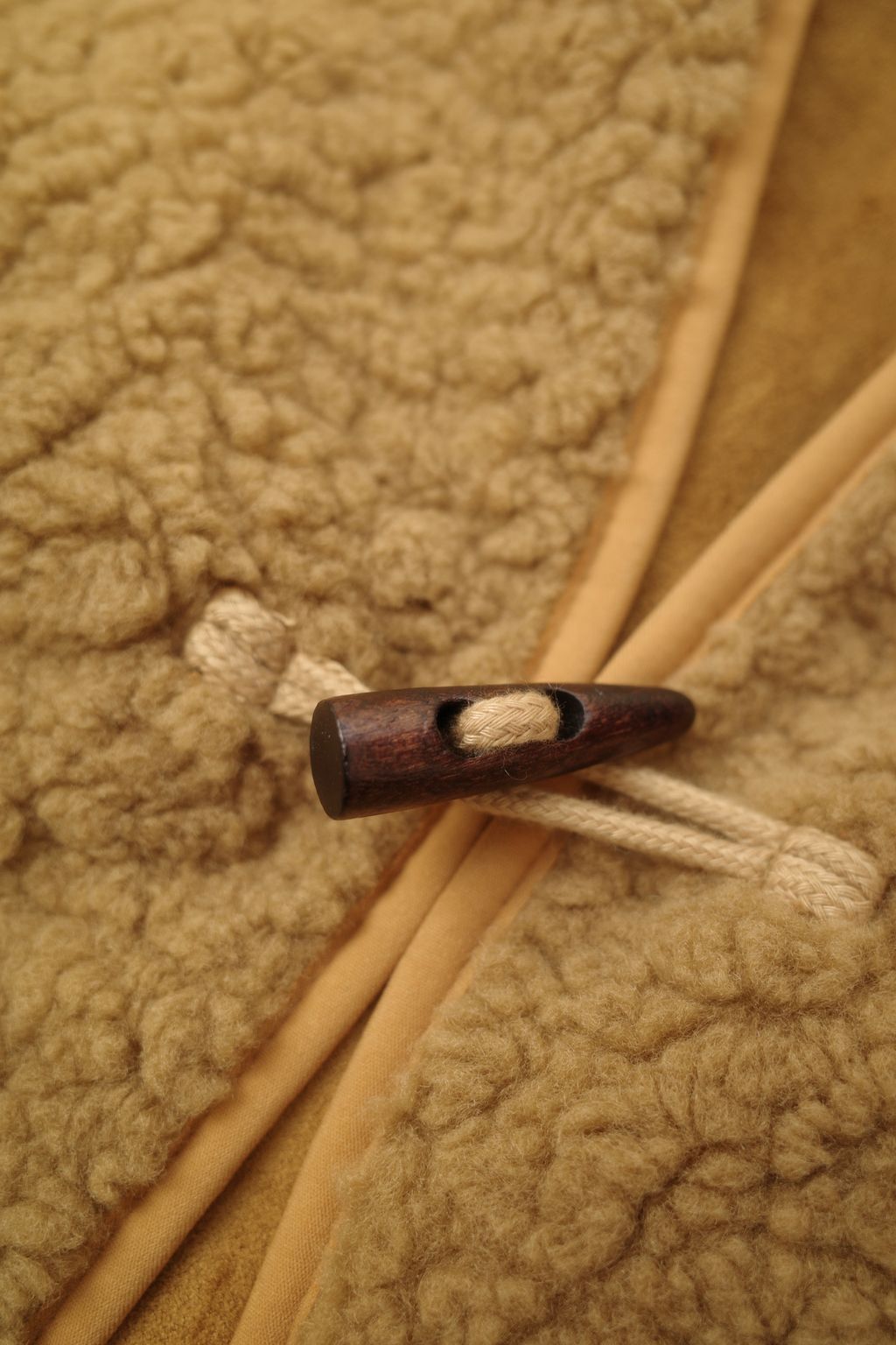 雙口袋鈕扣仿羊羔絨寬版背心