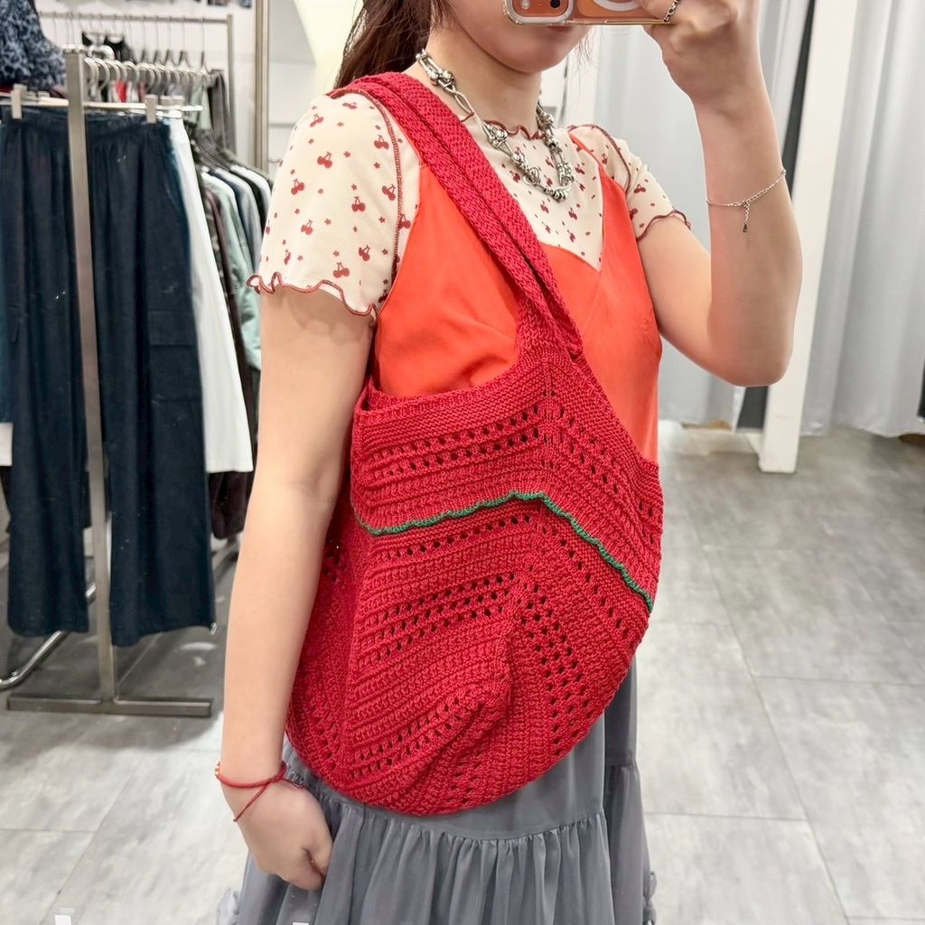 9297D4B1-7B37-4721-9BD2-F0BBEAAE2677