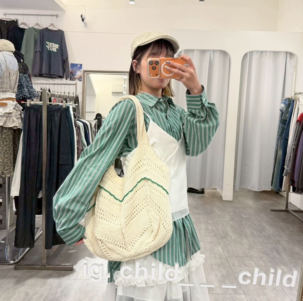 AC5F901F-6033-47A9-9650-DBF6ED28C314