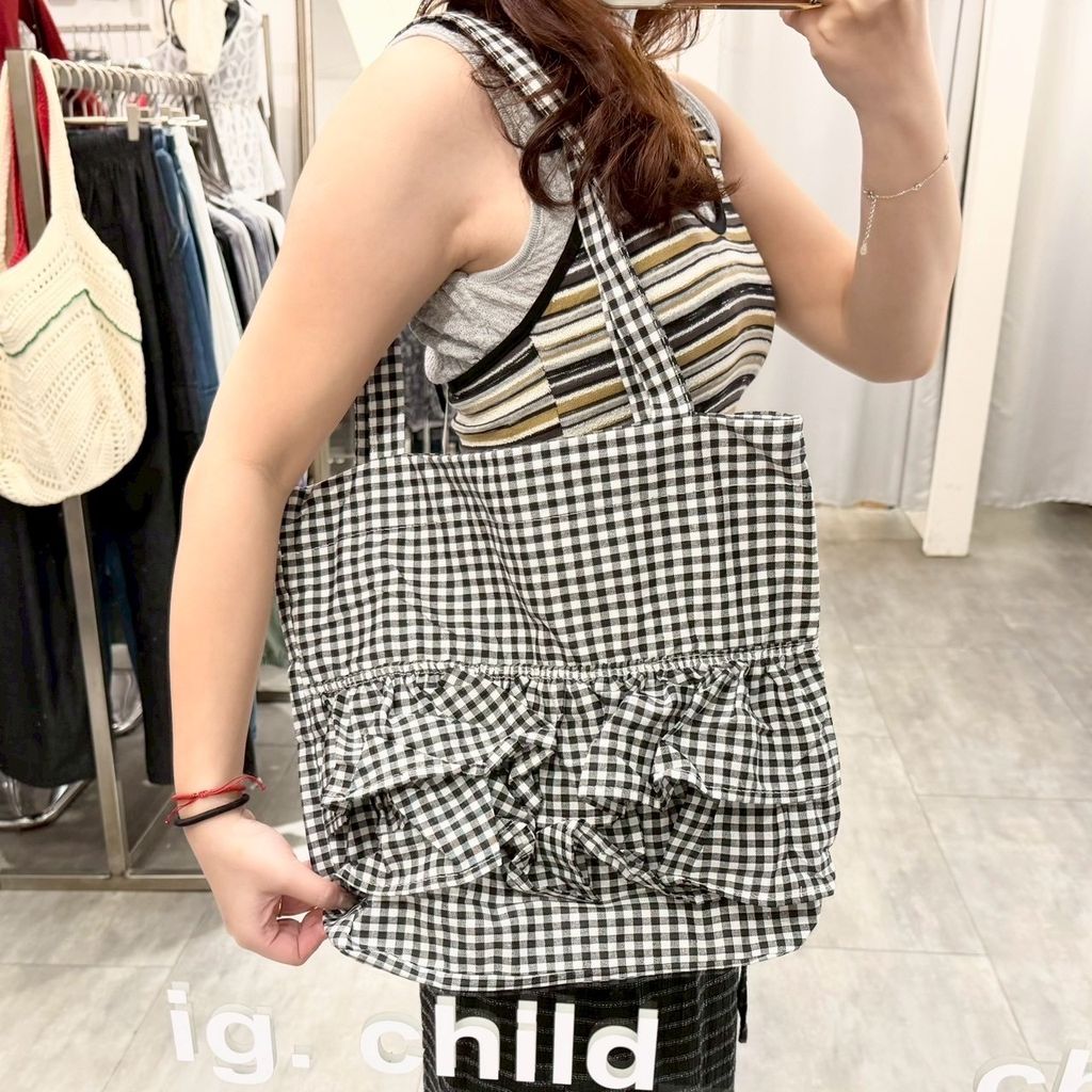 19230502-855D-43E4-83FE-85957FEF668A