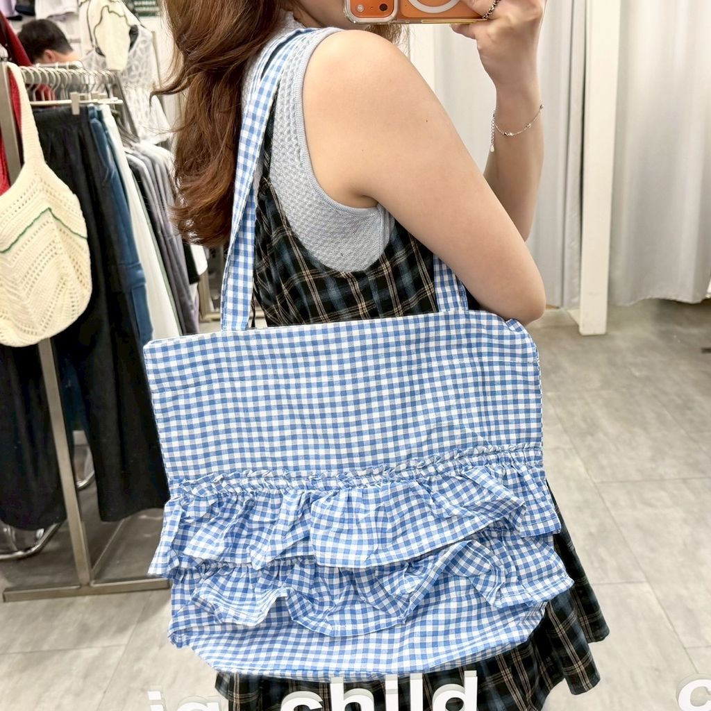 D96842C4-E1D4-4233-858C-E22F35F32827