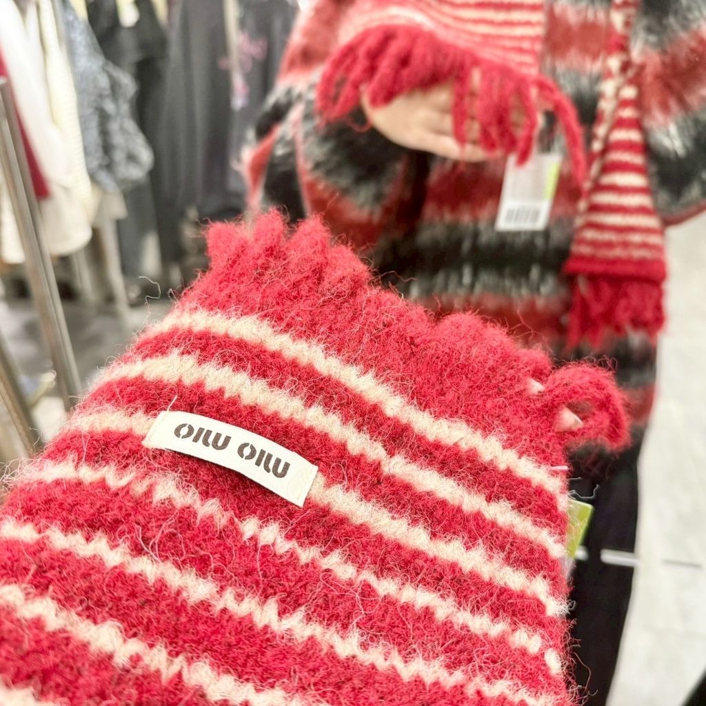 EFB46D87-7614-4386-9375-47380B9B9267