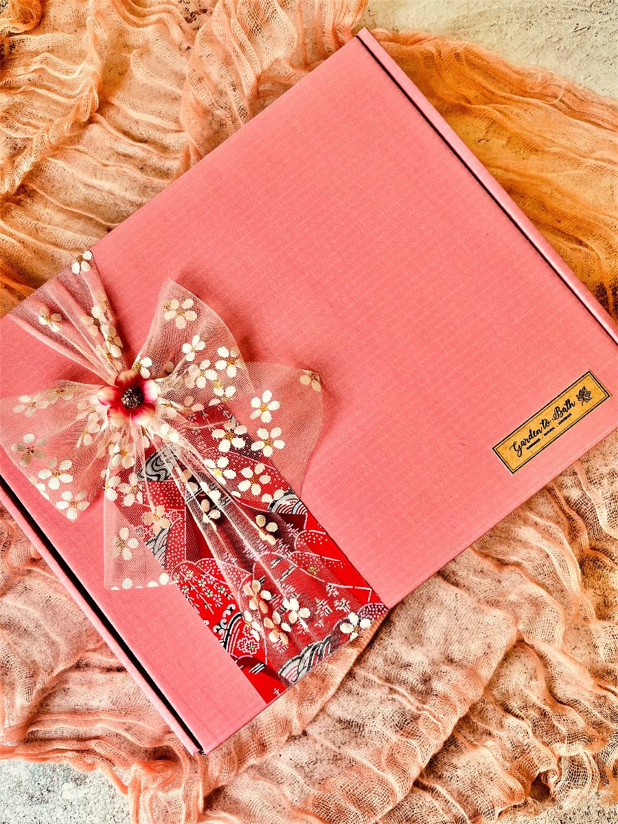 pink_box_with_japanese_paper_3