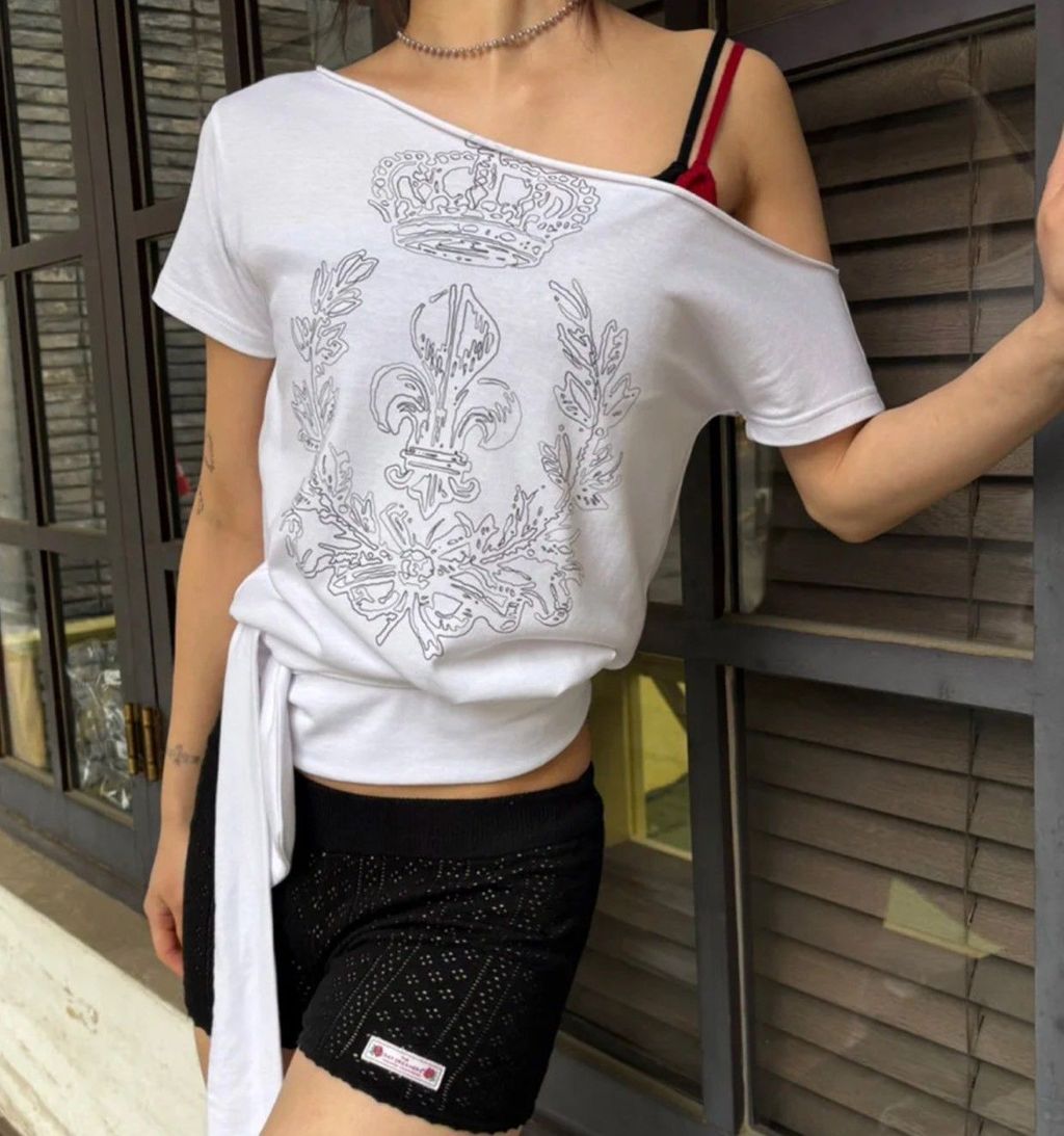 SCULPTOR CHATEAU SHITHOLE TIE TEE – Thewoorolls