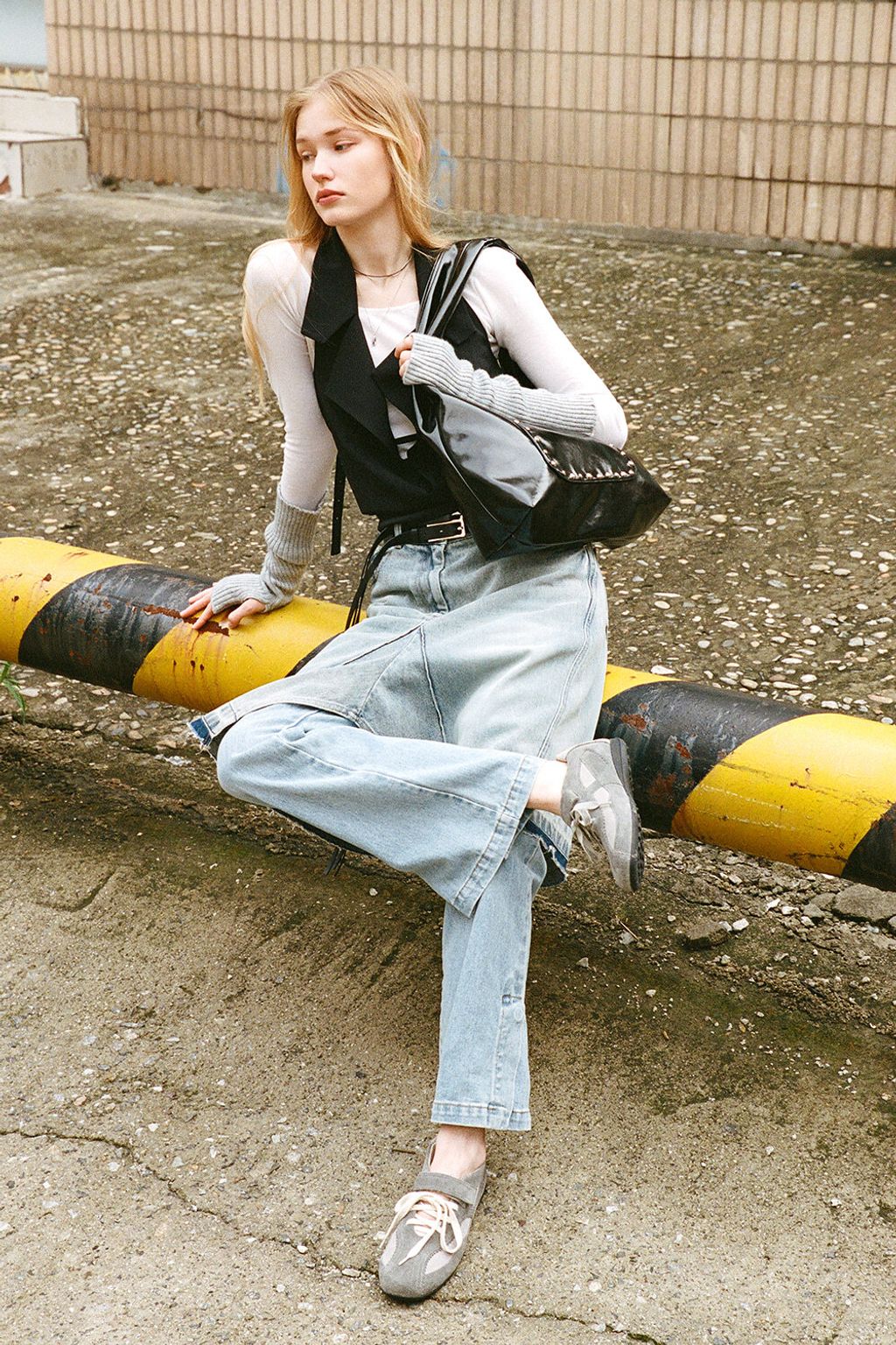 51faedb711e94b325a377bf0cae040f7